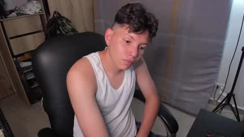 Snapshot of yurii_moody chatting on 02/25/25, 02:36 yurii_moody online show from 02/25/25, 02:36