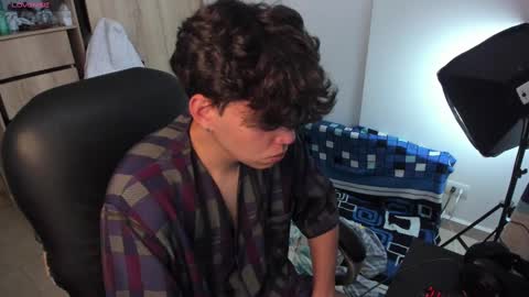 Snapshot of yurii_moody chatting on 09/24/25, 05:05 yurii_moody online show from 09/24/25, 05:05