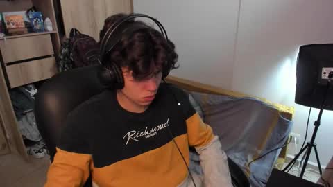 Snapshot of yurii_moody chatting on 10/12/25, 04:06 yurii_moody online show from 10/12/25, 04:06