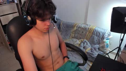 Snapshot of yurii_moody chatting on 10/16/25, 06:53 yurii_moody online show from 10/16/25, 06:53