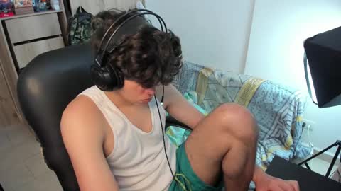 Snapshot of yurii_moody chatting on 10/20/25, 05:57 yurii_moody online show from 10/20/25, 05:57