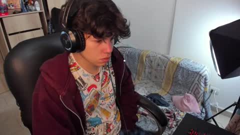 Snapshot of yurii_moody chatting on 10/27/25, 06:12 yurii_moody online show from 10/27/25, 06:12