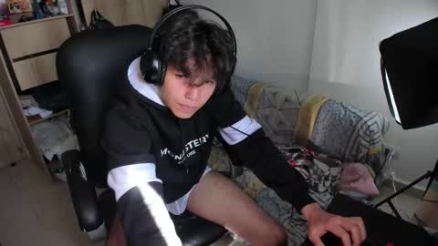 Snapshot of yurii_moody chatting on 10/29/25, 06:42 yurii_moody online show from 10/29/25, 06:42