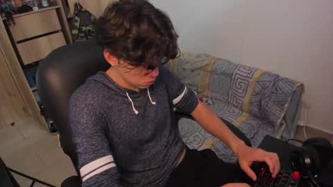 Snapshot of yurii_moody chatting on 11/19/25, 06:19 yurii_moody online show from 11/19/25, 06:19