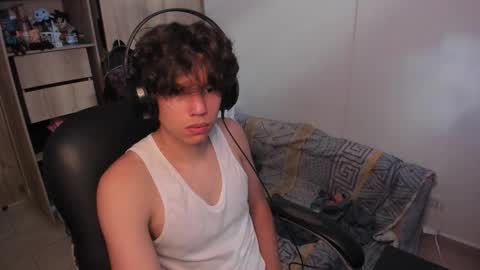 Snapshot of yurii_moody chatting on 11/22/25, 07:46 yurii_moody online show from 11/22/25, 07:46