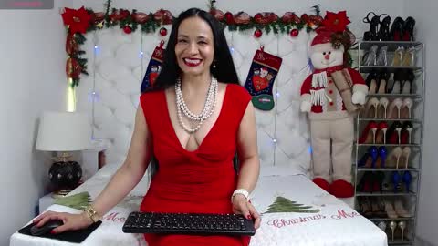 Snapshot of yury_m2_ chatting on 12/16/25, 03:00 2 online show from 12/16/25, 03:00