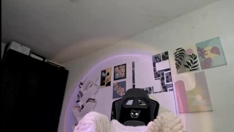 Snapshot of yury_sun chatting on 04/16/26, 07:58 paola online show from 04/16/26, 07:58