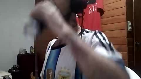 Snapshot of yuumis chatting on 04/12/26, 05:45 Yuumi online show from 04/12/26, 05:45