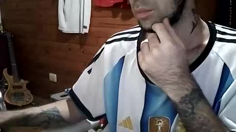 Snapshot of yuumis chatting on 04/14/26, 01:00 Yuumi online show from 04/14/26, 01:00