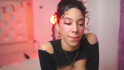 Snapshot of yuyi_cam chatting on 09/29/25, 03:22 Yuyi Cam online show from 09/29/25, 03:22