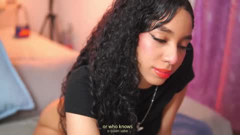 Snapshot of yuyi_cam chatting on 10/25/25, 03:36 Yuyi Cam online show from 10/25/25, 03:36