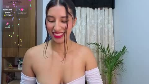 Snapshot of yuziidreams chatting on 03/18/26, 02:47 yuzii Im new to these pages so I hope you guys are kind to me. online show from 03/18/26, 02:47