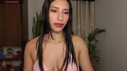 Snapshot of yuziidreams chatting on 04/15/26, 11:27 yuzii Im new to these pages so I hope you guys are kind to me. online show from 04/15/26, 11:27