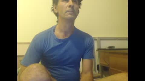 Snapshot of yvesstorm5 chatting on 12/17/24, 02:33 yvesstorm5 online show from 12/17/24, 02:33