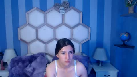 Snapshot of yvi_taylor chatting on 07/15/26, 12:43 yvi online show from 07/15/26, 12:43