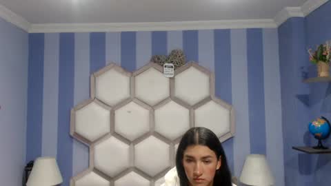 Snapshot of yvi_taylor chatting on 07/25/26, 11:19 yvi online show from 07/25/26, 11:19