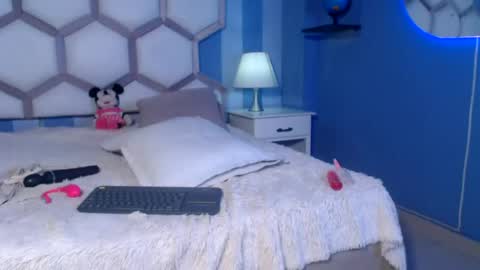 Snapshot of yvi_taylor chatting on 07/28/26, 03:21 yvi online show from 07/28/26, 03:21