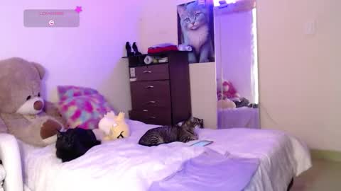 yvonn online show from 10/31/25, 01:28