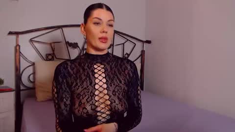 Snapshot of yvonneeverlee chatting on 03/16/26, 08:46 I V Y online show from 03/16/26, 08:46