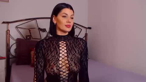 Snapshot of yvonneeverlee chatting on 03/26/26, 08:03 I V Y online show from 03/26/26, 08:03