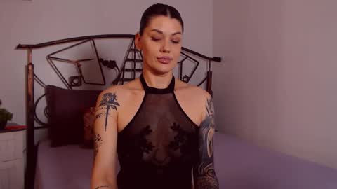 Snapshot of yvonneeverlee chatting on 03/31/26, 07:47 I V Y online show from 03/31/26, 07:47