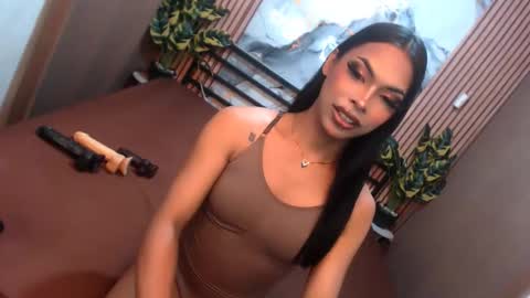 Snapshot of yvonnellvs chatting on 02/09/26, 04:00 yvonnellvs online show from 02/09/26, 04:00