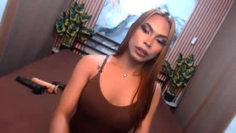 Snapshot of yvonnellvs chatting on 03/30/26, 05:03 yvonnellvs online show from 03/30/26, 05:03