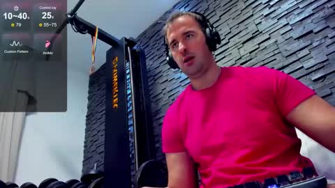 Snapshot of yy_david_yy chatting on 02/27/25, 10:20 David online show from 02/27/25, 10:20