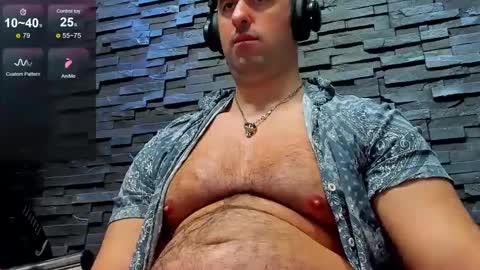 Snapshot of yy_david_yy chatting on 02/28/25, 01:26 David online show from 02/28/25, 01:26