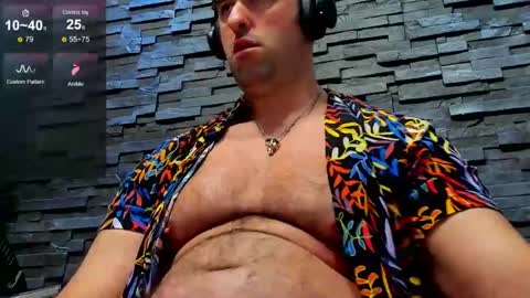 Snapshot of yy_david_yy chatting on 03/01/25, 01:00 David online show from 03/01/25, 01:00