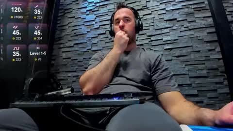 Snapshot of yy_david_yy chatting on 03/02/25, 06:19 David online show from 03/02/25, 06:19