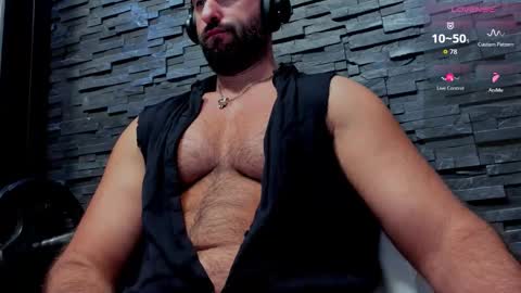 Snapshot of yy_david_yy chatting on 09/25/25, 08:01 David online show from 09/25/25, 08:01