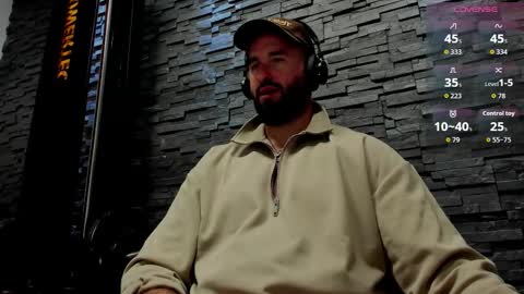 Snapshot of yy_david_yy chatting on 10/19/25, 08:42 David online show from 10/19/25, 08:42