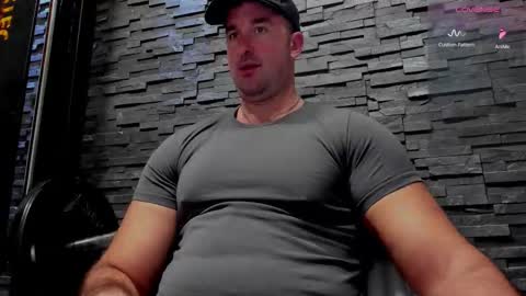 Snapshot of yy_david_yy chatting on 10/28/25, 12:58 David online show from 10/28/25, 12:58