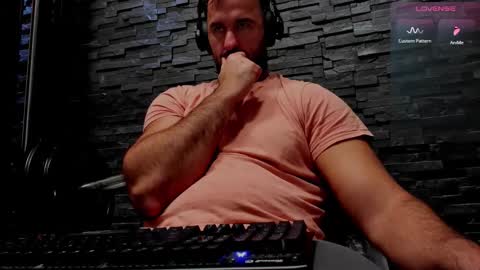 Snapshot of yy_david_yy chatting on 11/08/25, 08:51 David online show from 11/08/25, 08:51