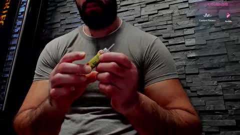 Snapshot of yy_david_yy chatting on 11/30/25, 06:01 David online show from 11/30/25, 06:01