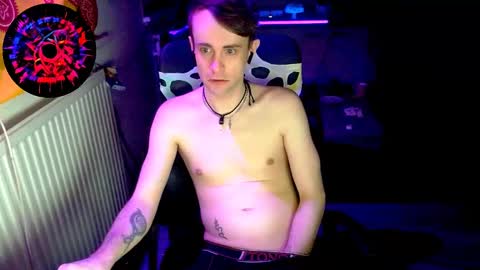 Snapshot of yyscript chatting on 01/01/25, 09:31   online show from 01/01/25, 09:31