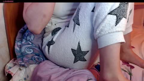 yzza_suave online show from 02/25/25, 06:42