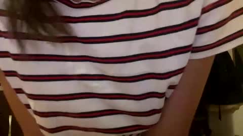 Snapshot of yzza_suave chatting on 11/15/25, 11:43 yzza_suave online show from 11/15/25, 11:43