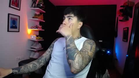 Snapshot of zac_muller1 chatting on 10/16/25, 02:01 zac_muller1 online show from 10/16/25, 02:01