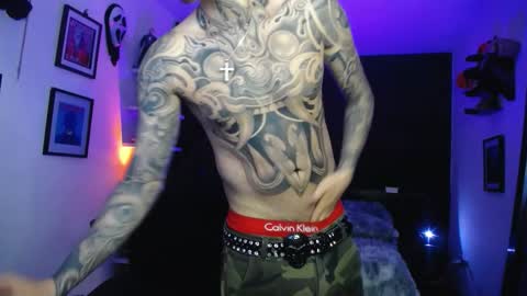 zac_muller1 online show from 11/28/25, 08:17