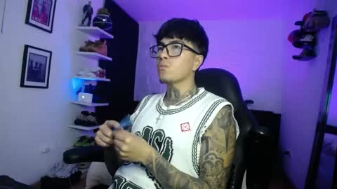 zac_muller1 online show from 01/17/26, 04:28