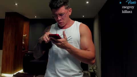 Snapshot of zacandmarcosmg_ chatting on 12/13/24, 11:50 zacandmarcosmg_ online show from 12/13/24, 11:50