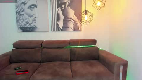 Snapshot of zacandmarcosmg_ chatting on 11/16/25, 03:23 zacandmarcosmg_ online show from 11/16/25, 03:23