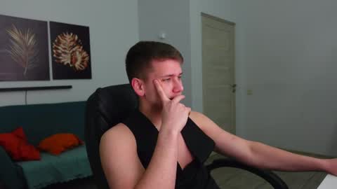 Snapshot of zack_gillian chatting on 04/21/26, 07:39 ZACK GILLIAN online show from 04/21/26, 07:39