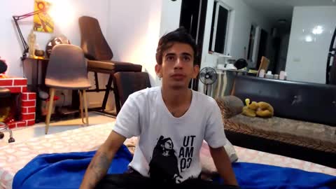 Snapshot of zack_kingg chatting on 12/07/24, 10:56 Zack King online show from 12/07/24, 10:56