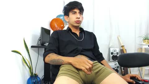 Snapshot of zack_kingg chatting on 12/27/24, 01:11 Zack King online show from 12/27/24, 01:11