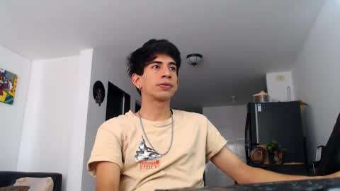 Snapshot of zack_kingg chatting on 01/21/25, 04:37 Zack King online show from 01/21/25, 04:37