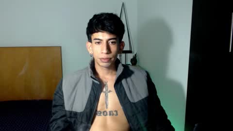 Snapshot of zack_kingg chatting on 03/01/25, 02:48 Zack King online show from 03/01/25, 02:48