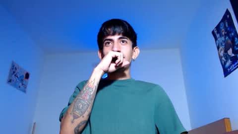 Snapshot of zack_kingg chatting on 10/03/25, 09:45 Zack King online show from 10/03/25, 09:45